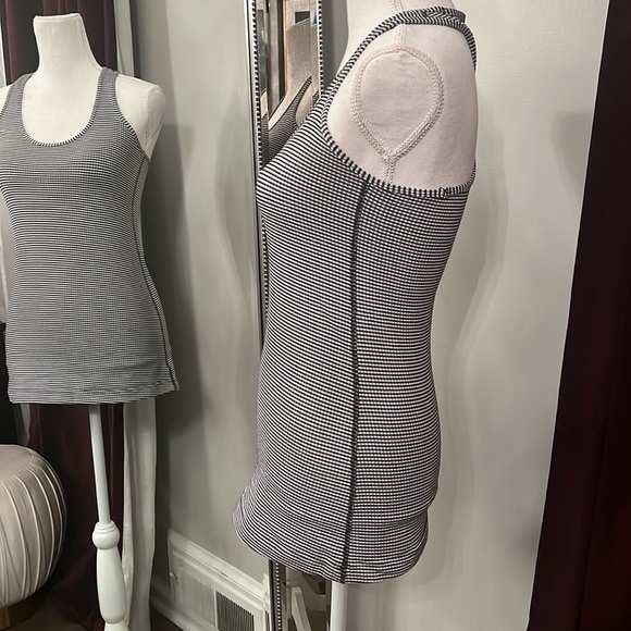 Lululemon Cool Racerback Gingham Luon White Black Size 6 - Picture 8 of 11